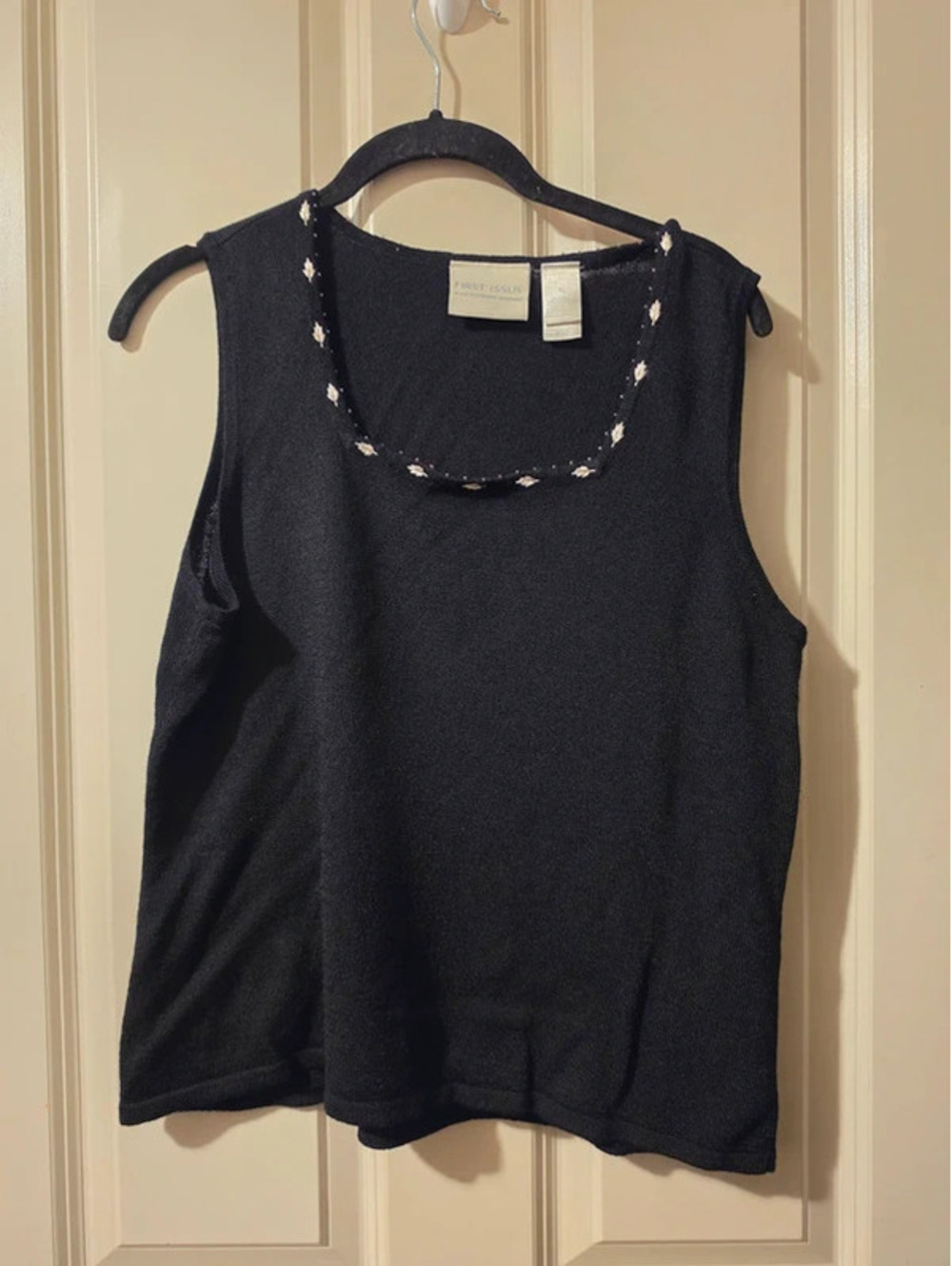 First Issue black sleeveless knit top
